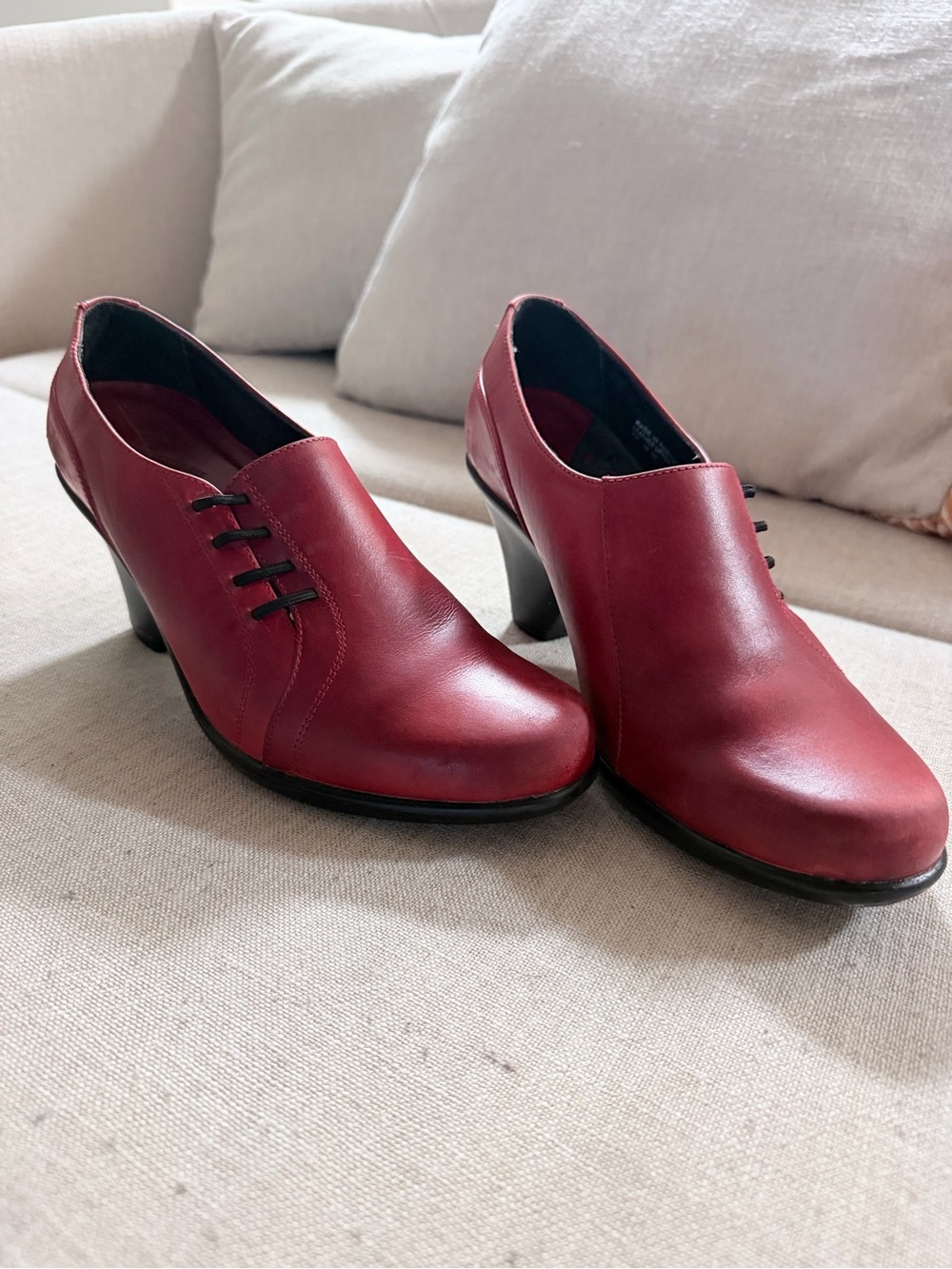 Women’s Red Leather Block Heel Slip-On Pumps